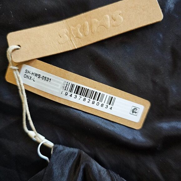 Skims Women's Black Barely There Mid Thigh Short Shapewear Size Large - Picture 9 of 13